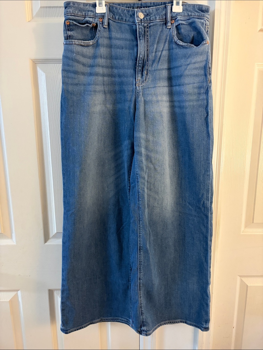 American Eagle Outfitters Light Blue Super High Rise Baggy Wide-Leg Jeans